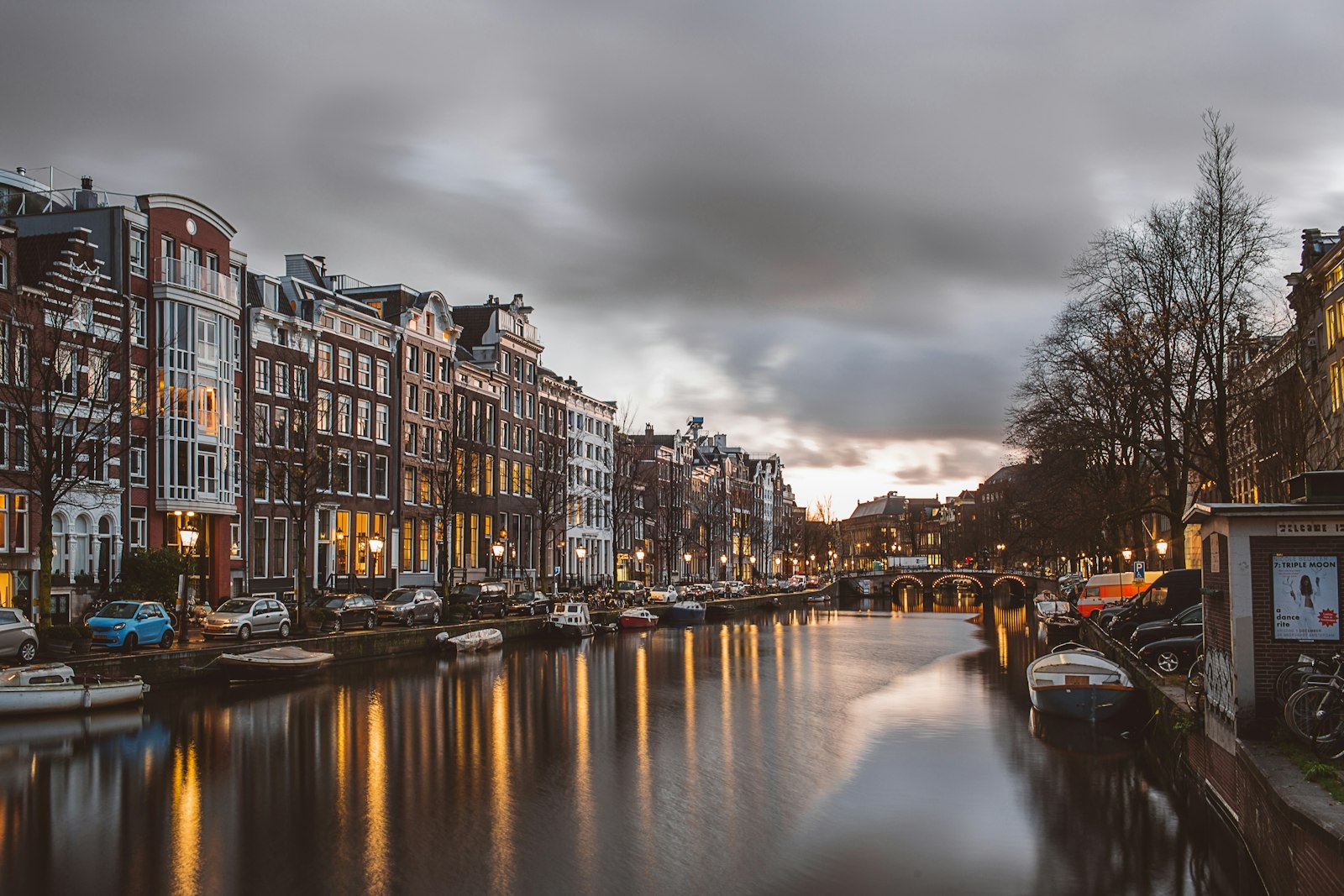 Taxi in Jordaan — lokale ritten en Schiphol-transfer